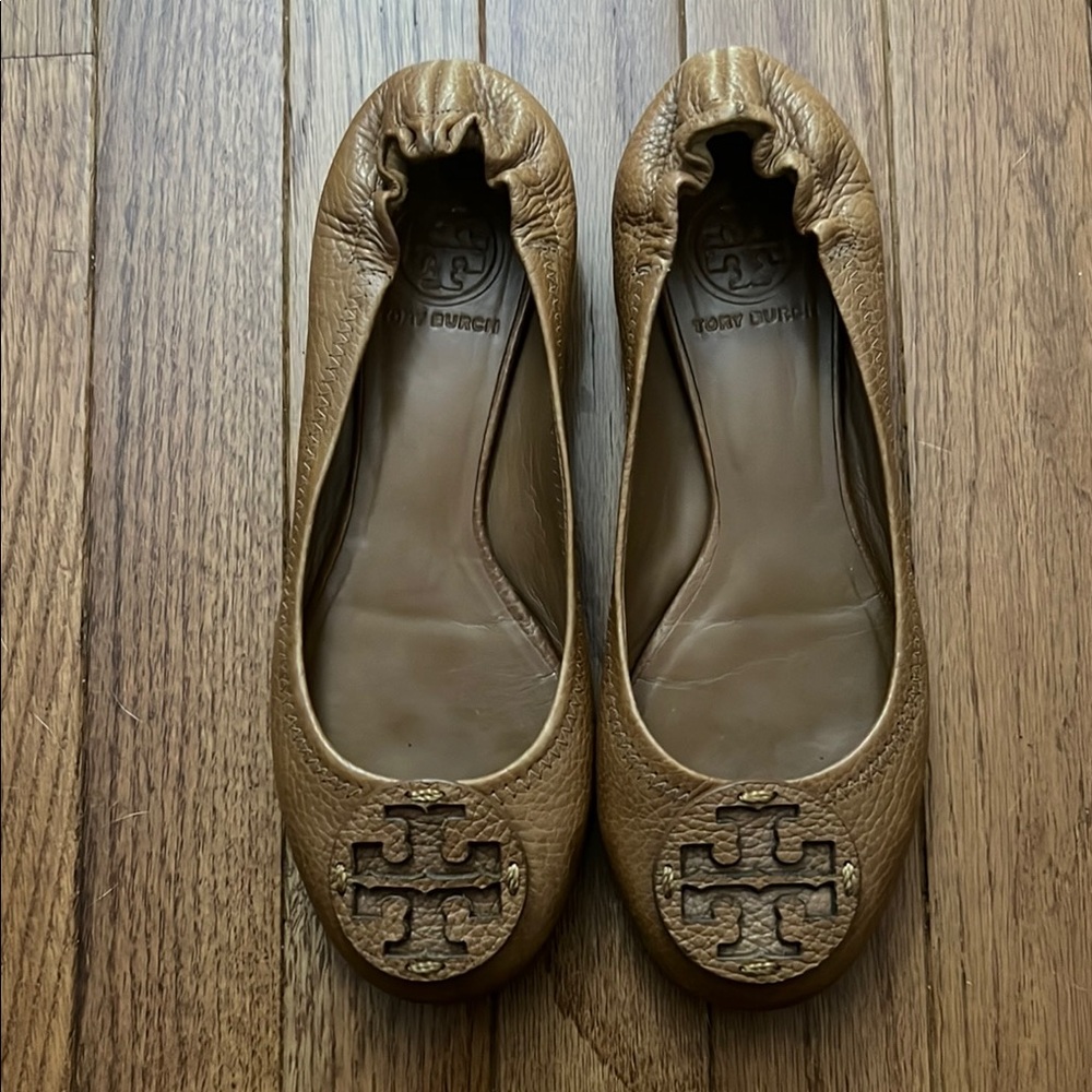 Tory Burch Tan Flats Classic Comfortable Design